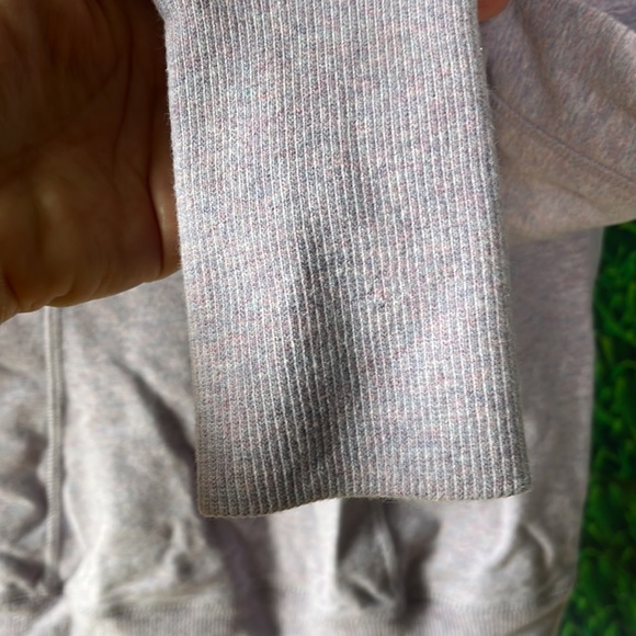 Lululemon Scuba Hoodie *Light Cotton Fleece
Heathered Lavender Dusk - Picture 14 of 14